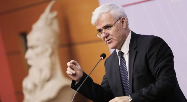 Dokumenti/ Si e vuri maskën dhe u shndërrua në Geron, vëllai i Fatziut