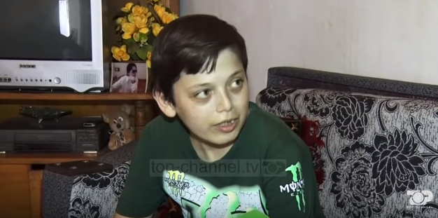 Talasemia e pengoi të rritet, historia e 28-vjeçarit që duket si 13 vjeç