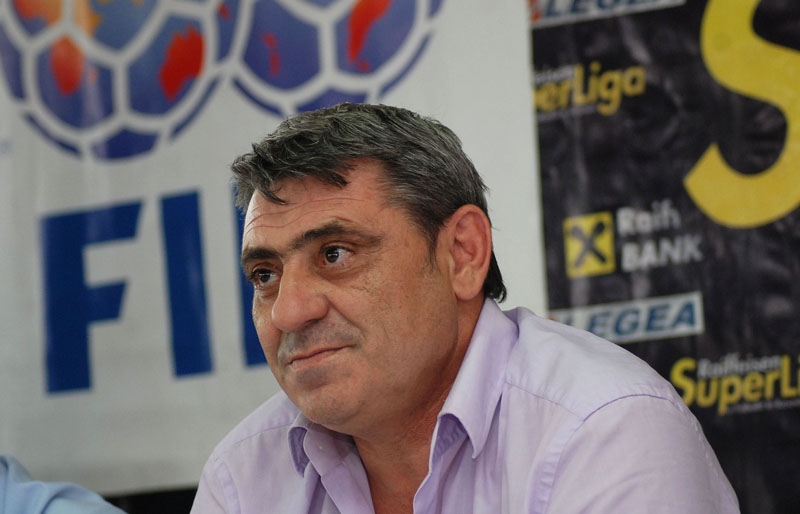 Futbolli në zi, vdes kreu i Federatës Kosovare