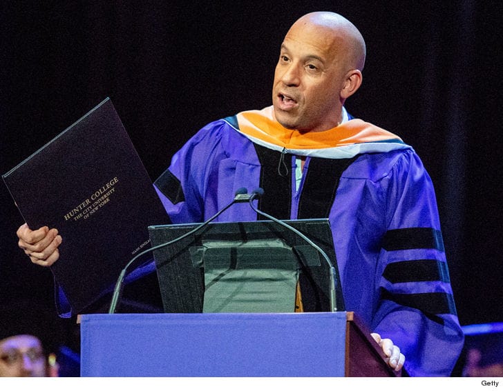 “Jam doktor tani”, Vin Diesel diplomohet pas 30 vitesh