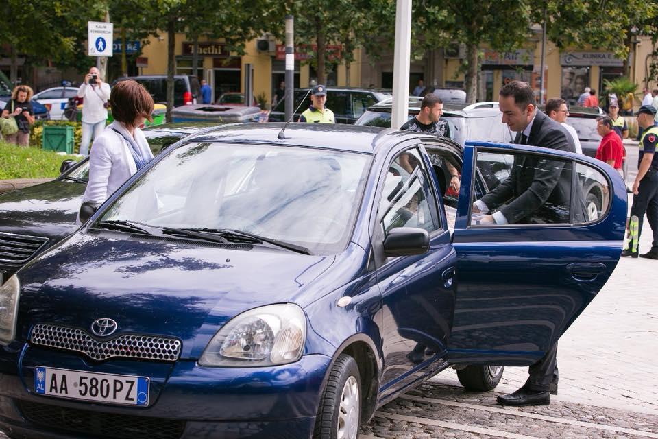 Fatbardha Kadiu: Nga Durrësi drejt pushtetit me “Toyota Yaris” që transporton milionat e drogës!
