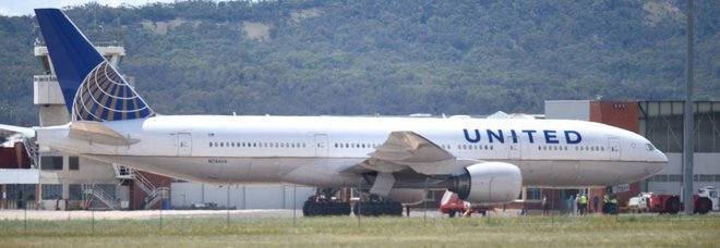 Avioni bën ulje emergjente për shkak të…