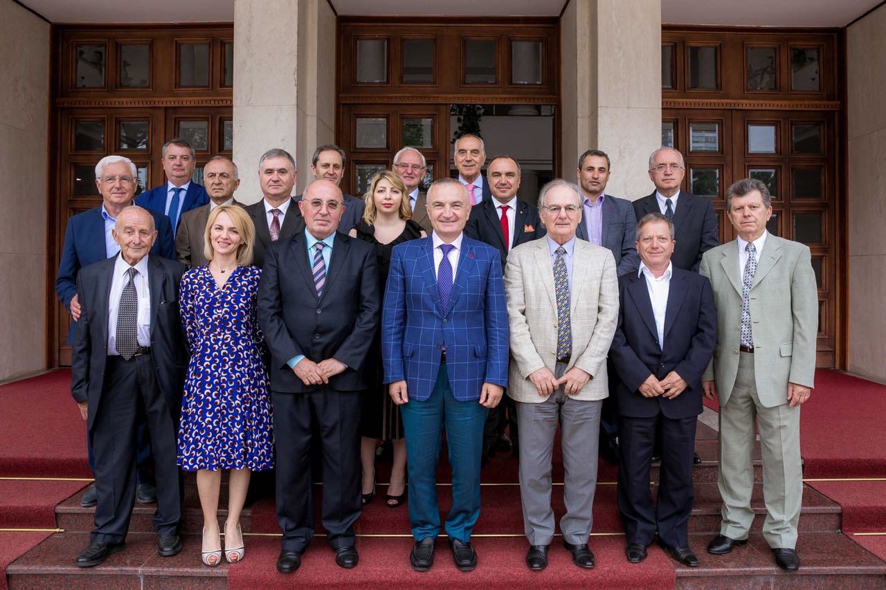 Meta pret Këshillin e Ambasadorëve Shqiptarë: Me rëndësi për politikat e jashtme