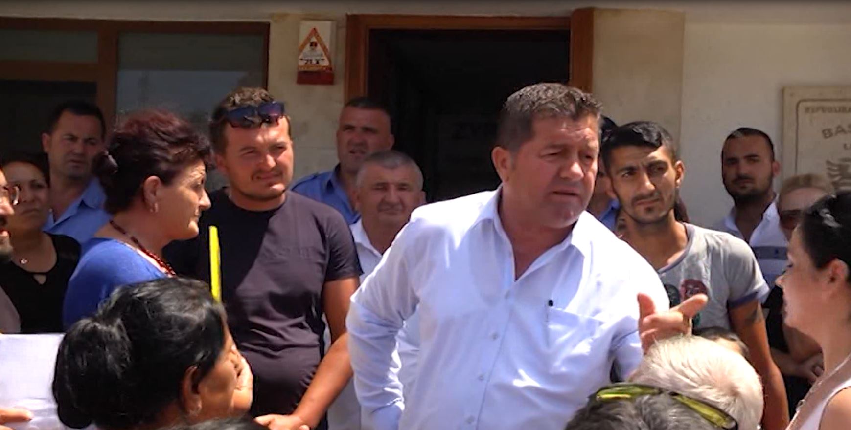 “Ku do hamë ne”, kryebashkiaku demokrat i kthehet ambulantes nga Tirana: Te Lali Eri