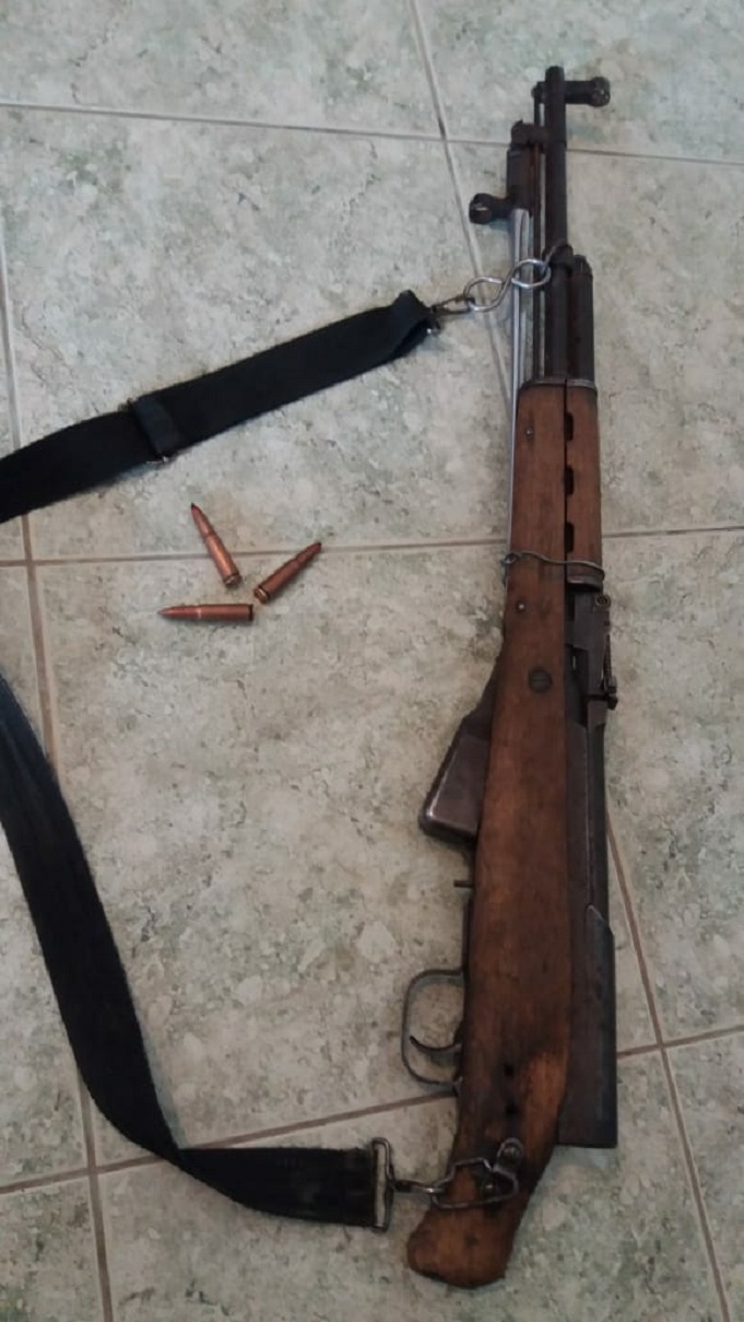 Mbante armë zjarri pa leje, arrestohet 27-vjeçari (EMRI)