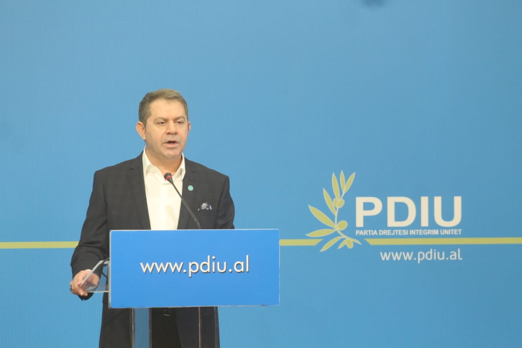 “Do bashkohem me më të mirët”, PDIU reagon pas largimit të dy deputeteve