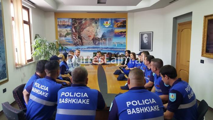 Prezantohen punonjësit e rinj të Policisë Bashkiake në Durrës (FOTO)