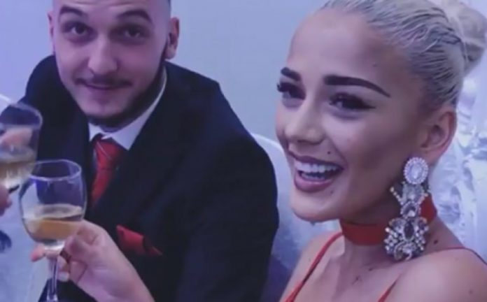 Mozzik dhe e fejuara e tij së shpejti prindër