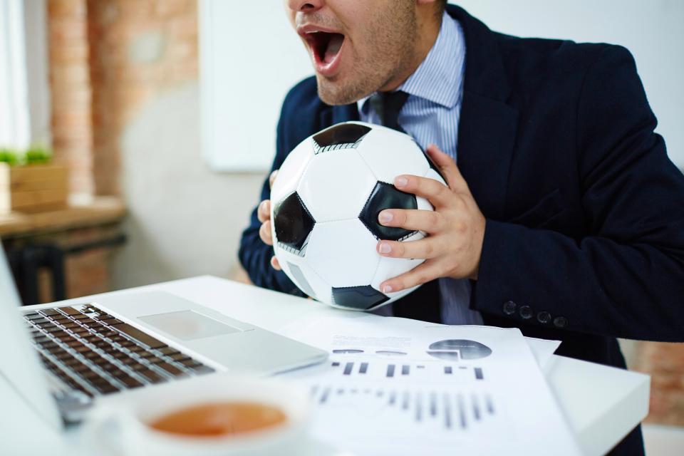 A mund të na pushojë shefi nga puna sepse shohim ndeshjet e Botërorit?!