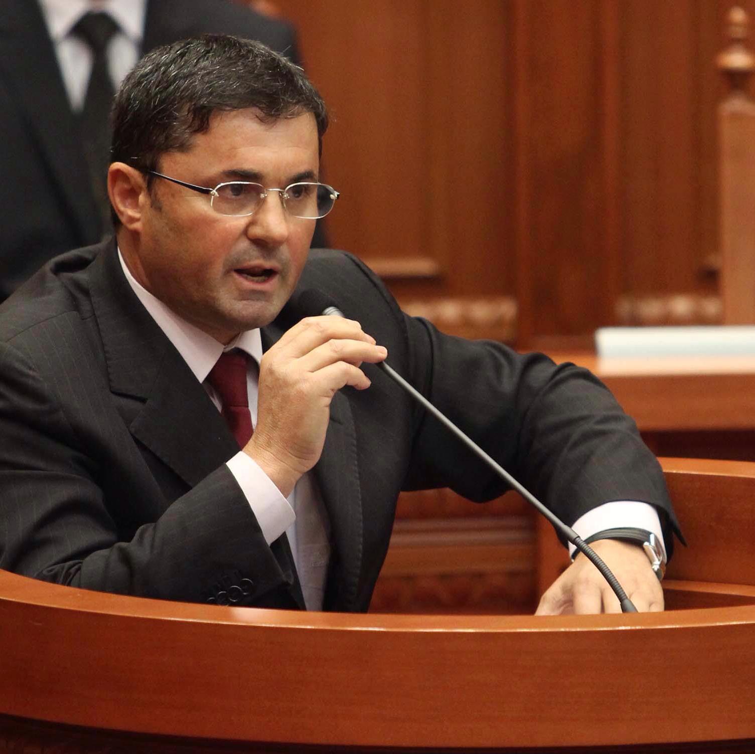 “Tërmet” tek Përmbarimi, shkarkohen 25 punonjës