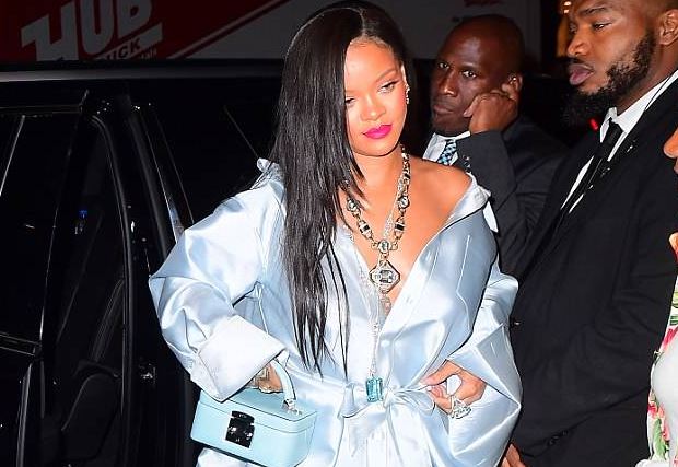 Rihanna surprizon shqiptaren, bëhet ‘kliente’ në dyqanin e saj
