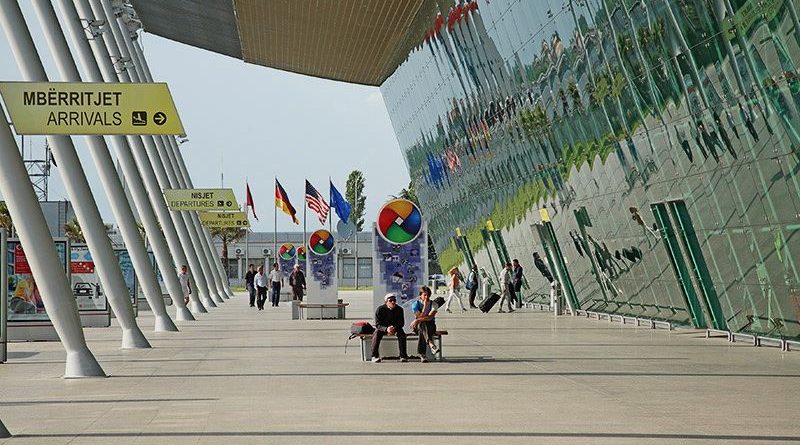 Taksë kufiri 10 euro për person vetëm në aeroport