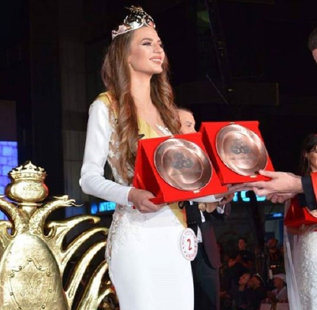 Kush është bukuroshja nga Durrësi që fitoi Miss Shqipëria 2018! (FOTO)