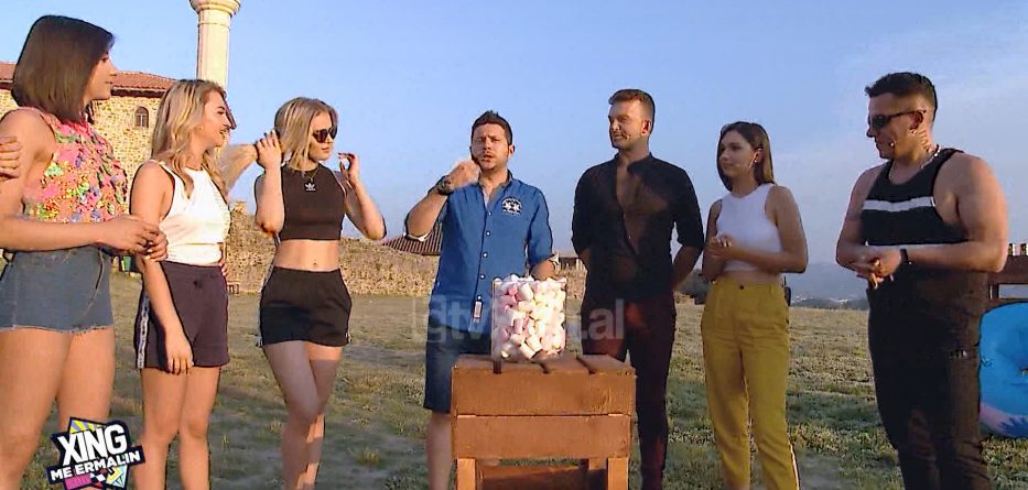 Albi Nako nuk i kursen komplimentet për Albën: Sa e bukur je