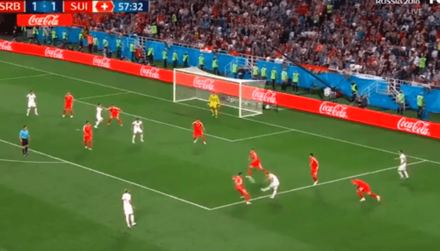 Shaqiri shënon gol. Edhe ai si Xhaka i çmend serbët me shqiponjën