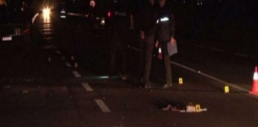 Makina përplas burrë e grua, vdes bashkëshorti