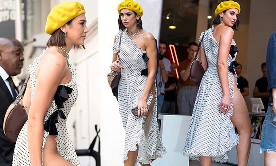 Dua Lipa del rrugëve pa të brendshme (FOTO)