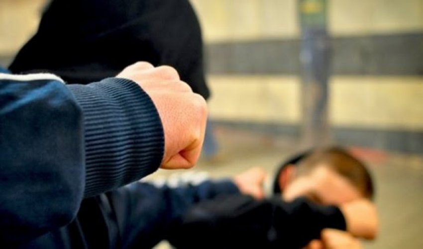 I riu nga Shijaku rreh me grushta 27-vjeçarin nga Durrësi