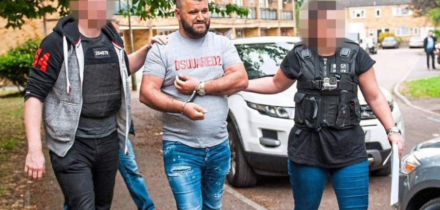 EMRI/ “Ty të mbaj mend shumë mirë!”. Kapet kreu i bandës shqiptare (VIDEO)