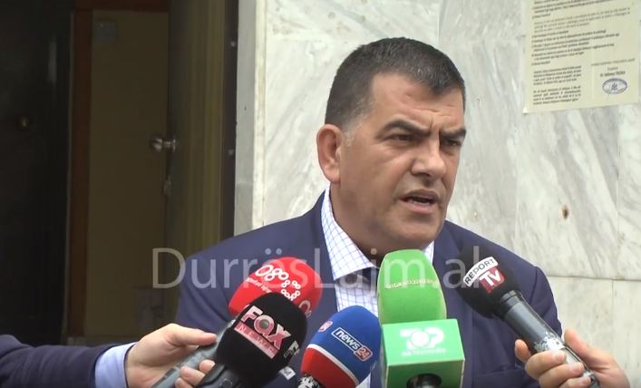 Gjykata e Durrësit i la në burg për eurot në “Toyota”, avokati: Janë viktima! (VIDEO)