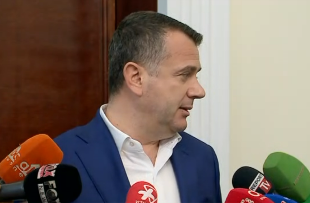 Eurot në “Toyota”, Balla: Basha rrezikoi aksionin. Nëse kam lidhje, të më bëhet gjyqi në sheshin “Skënderbej”