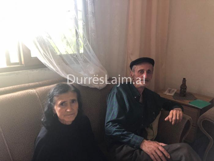 “Nuk kam më djalë!” Flasin mes lotëve prindërit e burrit që vrau gruan në mënyrë makabre në Durrës (FOTO)