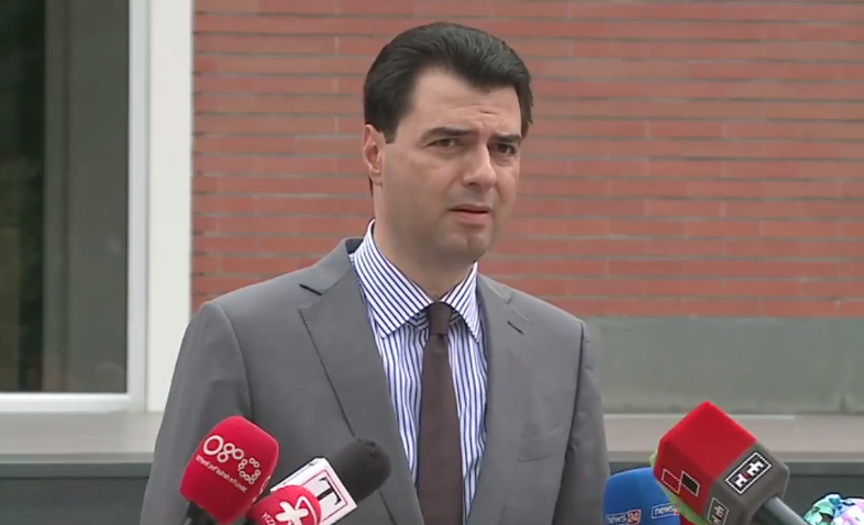 Milionat në portin e Durrësit, Basha zbulon: Ja të kujt janë paratë, Balla kishte marrëveshje për…