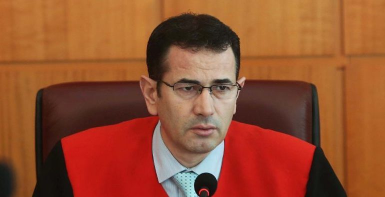 Prova e Vettingut, kreu i Kushtetueses: Sikur kalova varrin për së gjalli!