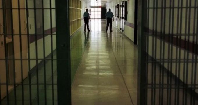 Tre shqiptarë arratisen nga qelitë e paraburgimit, policia greke e alarmuar