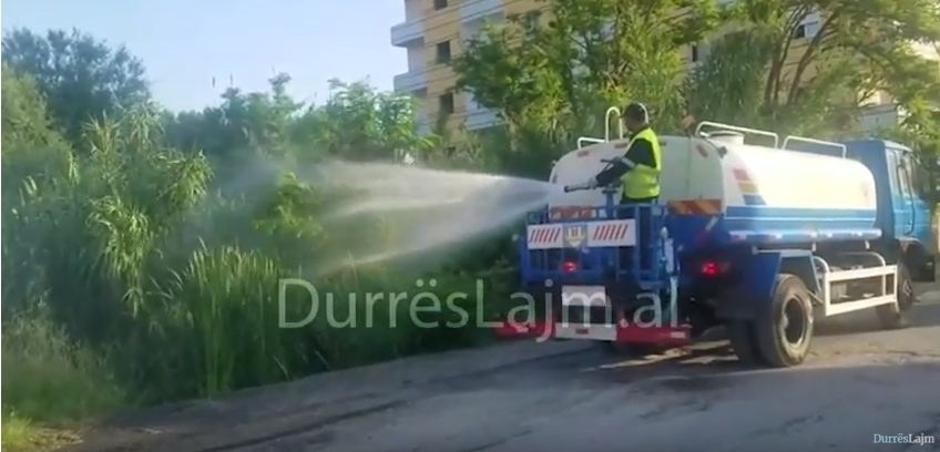 Nis faza e dytë e dezinfektimit të plazhit dhe periferisë së Durrësit (VIDEO)