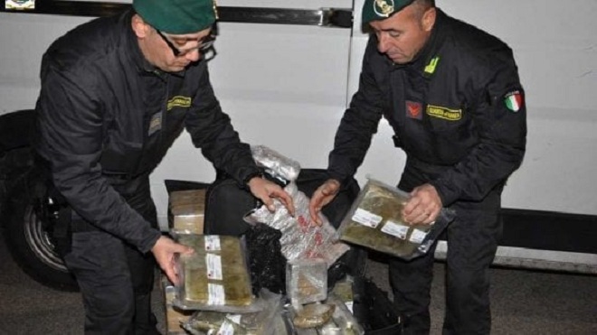 Goditet grupi italo-shqiptar i trafikut të drogës, 4 të arrestuar