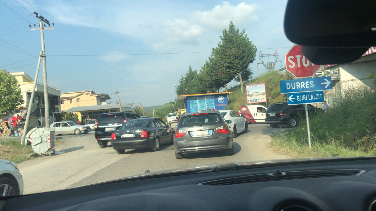 Punimet në autostradë, ARRSH njofton orar tjetër për hapjen
