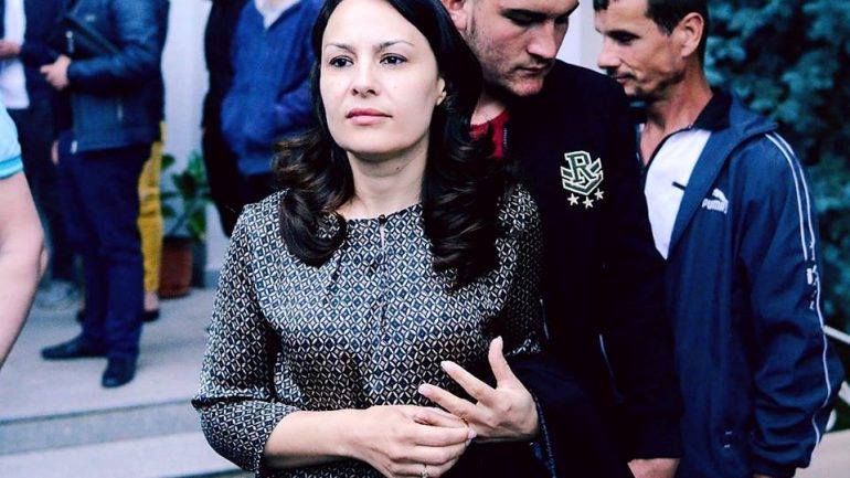 U tha se kaloi nga PDIU tek PS, reagon deputetja Elena Xhina