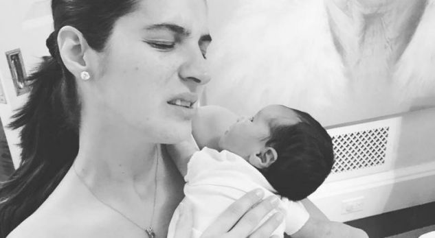 Dy javë pasi lindi vajzën, modelja shqiptare befason me bikini (FOTO)