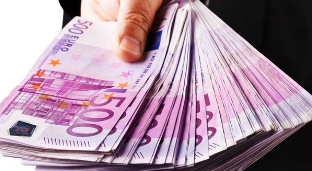 Euro në rritje drejt 128 lekëve, njerëzit po blejnë valutë; Vështirë të parashikohet tendenca