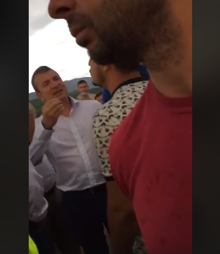 “A mund ta kalosh urën me këpucët 1500 euro?”, Berisha publikon videon e Gjiknurit në Mamurras