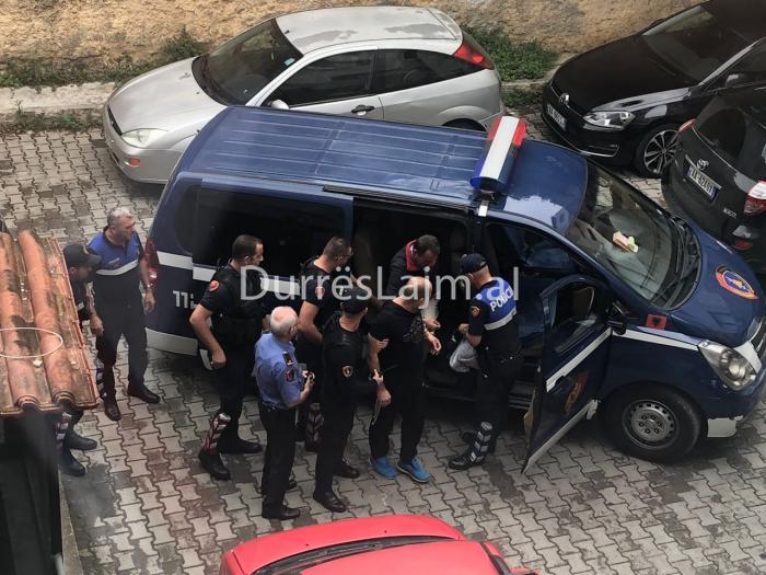 ‘Toyota’-t me 3.4 mln euro, 4 të arrestuarit dalin në Gjykatën e Durrësit (FOTO)
