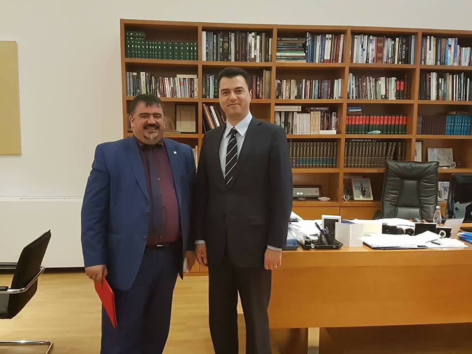 Ish-deputeti: Lulzim Basha më kërcënon në Instagram