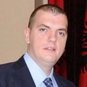 Familja Hajdari kërkoi azil në Francë?! Reagon Kir Hajdari