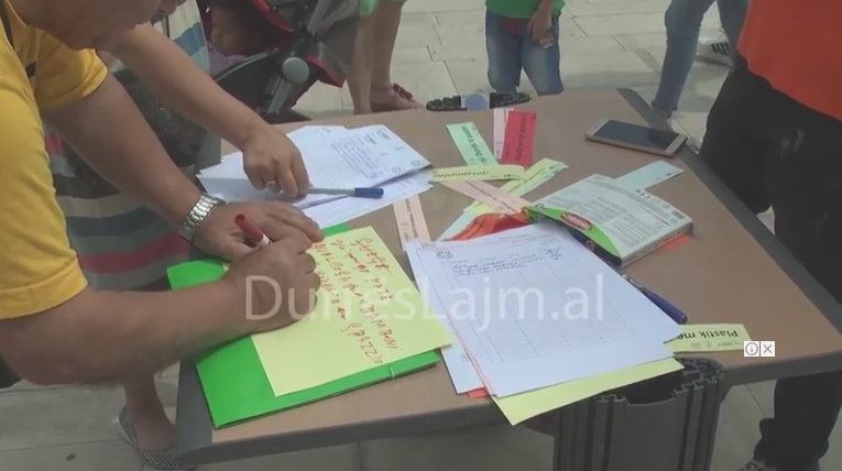 Durrës, peticion për heqjen e plastikës nga përdorimi (VIDEO)