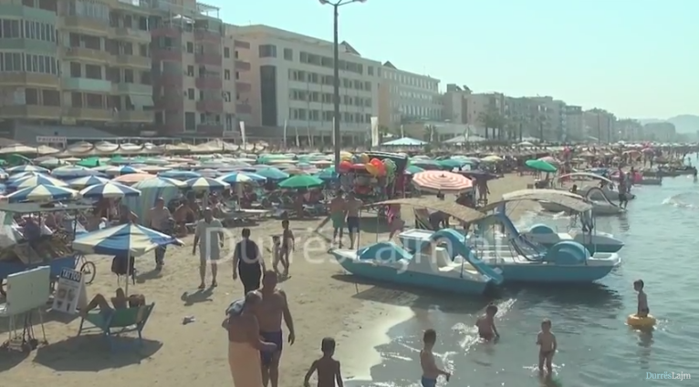 Rritet taksa për plazhet private në Durrës (VIDEO)