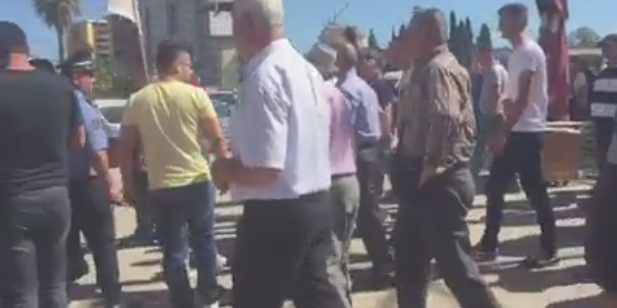 Drejtori i Policisë gris banderolën e PD kundër bashkëqeverisjes me krimin!