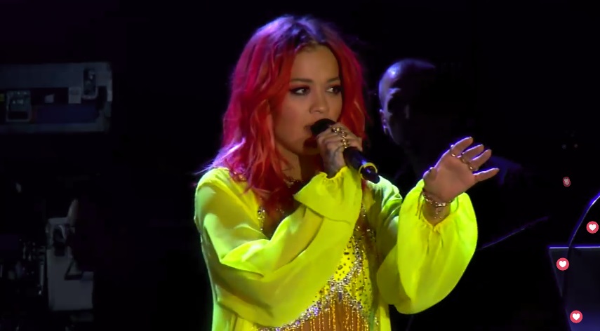 LIVE/ Rita Ora ngjitet në skenë, elektrizon publikun shqiptar