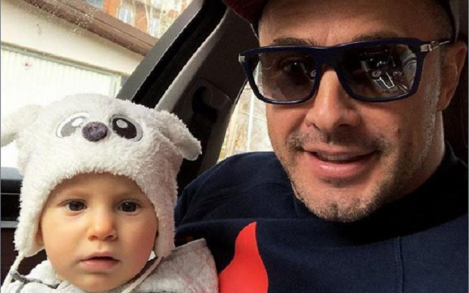 Me Tunën nuk flet por ja çfarë bën Robert Berisha me djalin e saj (FOTO)