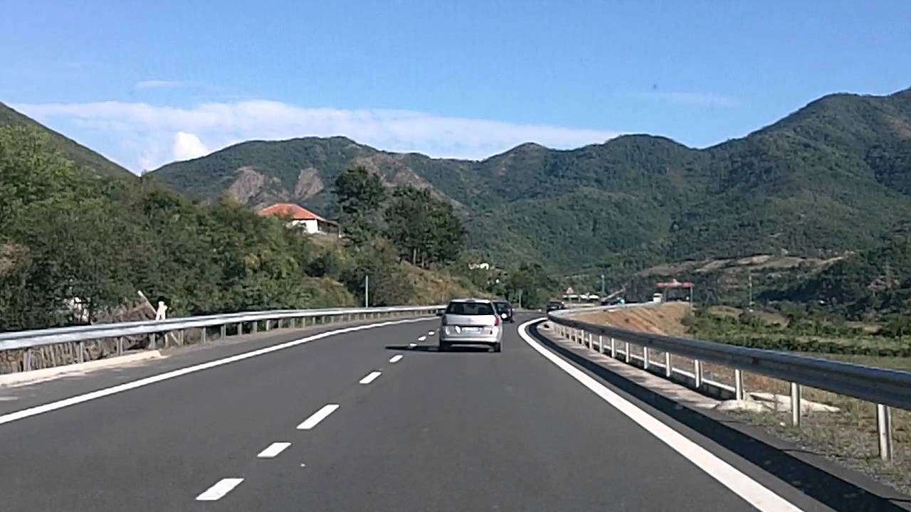 Aksidentohet familja me 5 anëtarë