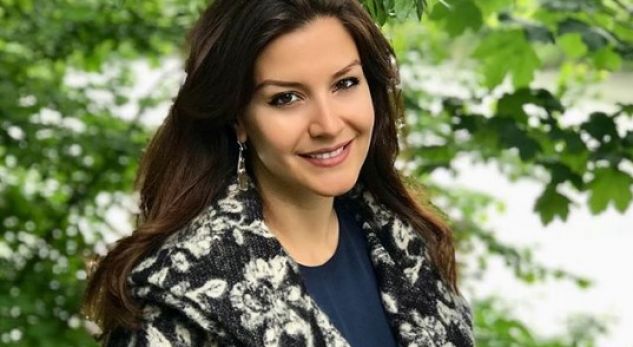 Moderatorja durrsake mahnit me trupin në plazh, pak muaj pas lindjes së vajzës (FOTO)