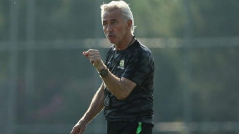 S’ka fonde, trajneri i Australisë e paguan stafin teknik me lekët e veta