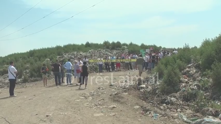 “Skenë krimi në Porto-Romano”, Protesta e veçantë e të rinjve për mbrojtjen e mjedisit (VIDEO)