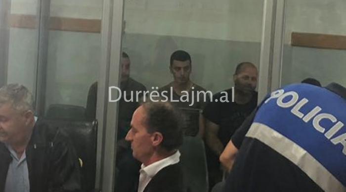 FOTO/ “Toyota”-t me 3,4 mln euro, ja cilët janë të arrestuarit