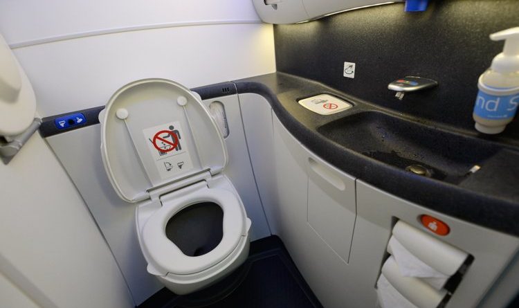Pse nuk duhet ta përdorni tualetin kur avioni është në pistë